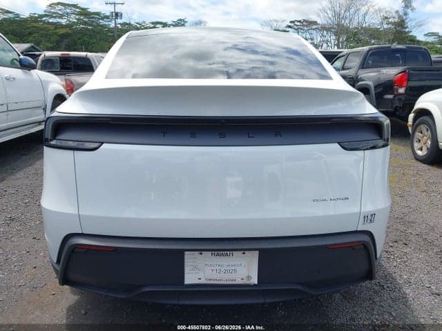 2026 TESLA MODEL Y 16