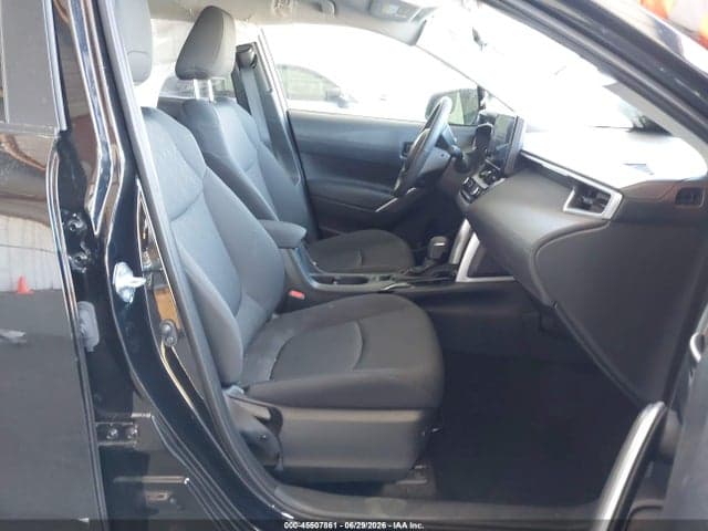 2024 TOYOTA COROLLA CROSS LE 5