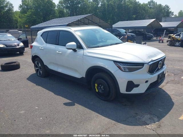 2025 VOLVO XC40 B5 CORE BRIGHT THEME 1