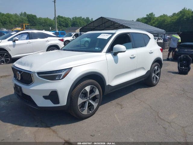 2025 VOLVO XC40 B5 CORE BRIGHT THEME 2