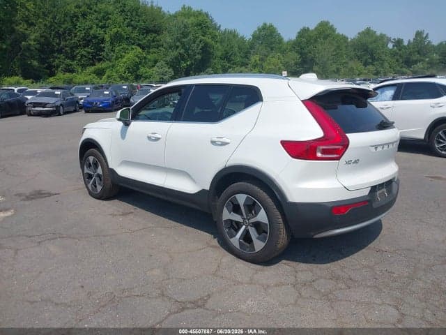 2025 VOLVO XC40 B5 CORE BRIGHT THEME 3