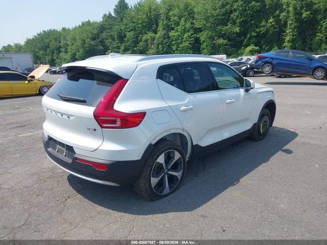 2025 VOLVO XC40 B5 CORE BRIGHT THEME 4