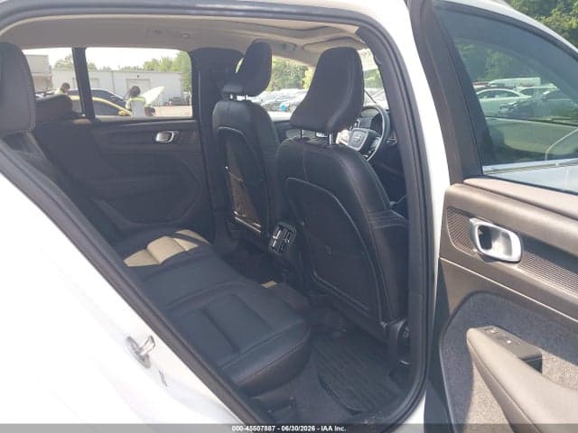 2025 VOLVO XC40 B5 CORE BRIGHT THEME 8