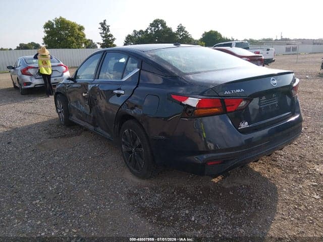 2021 NISSAN ALTIMA SV FWD 3