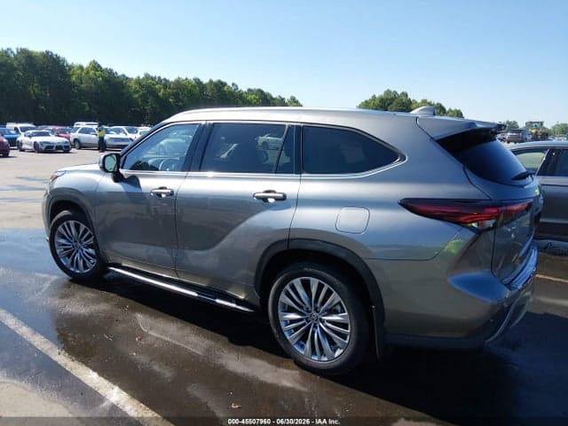2025 TOYOTA HIGHLANDER PLATINUM 3