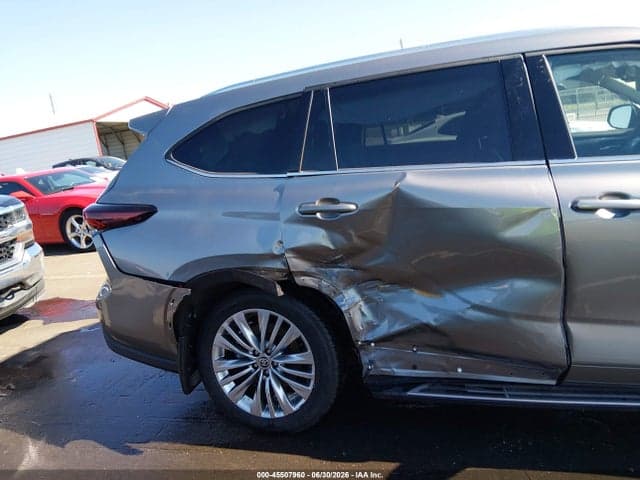 2025 TOYOTA HIGHLANDER PLATINUM 6