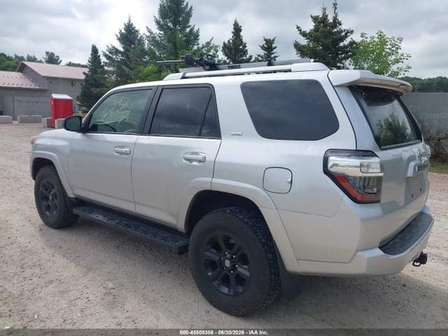 2017 TOYOTA 4RUNNER SR5 3