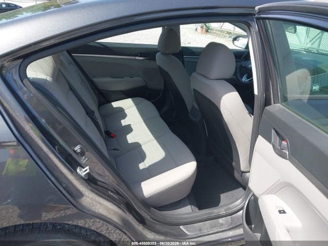 2020 HYUNDAI ELANTRA SE 8