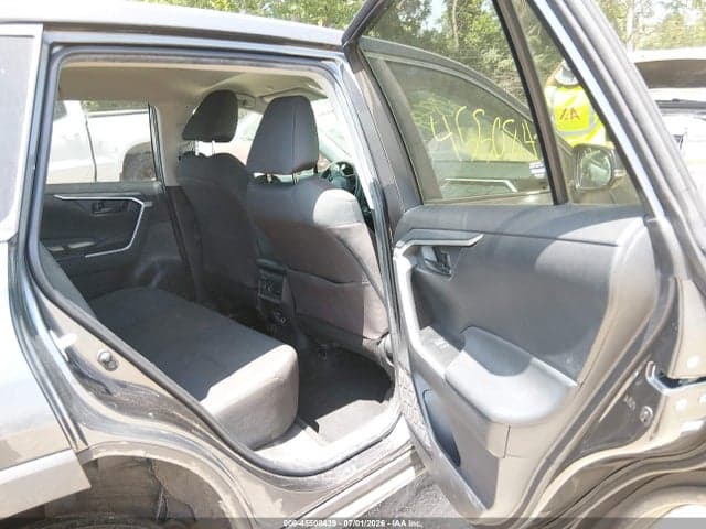2023 TOYOTA RAV4 LE 8