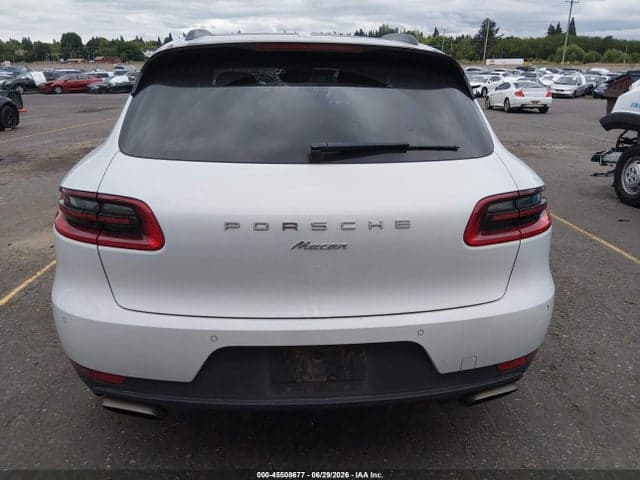 2018 PORSCHE MACAN 16