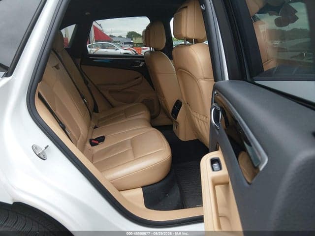 2018 PORSCHE MACAN 8