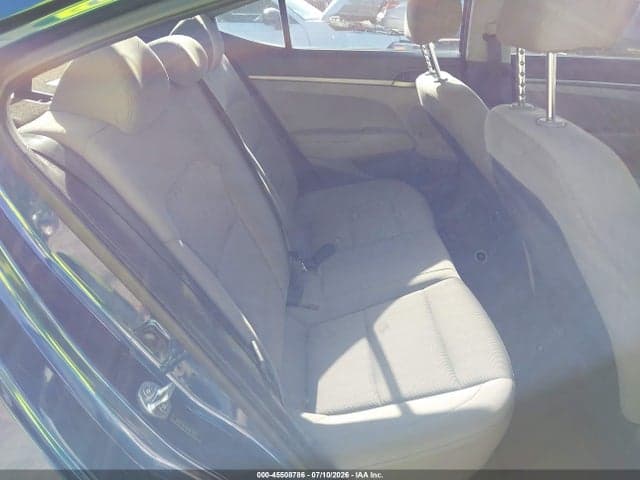 2018 HYUNDAI ELANTRA SE 8