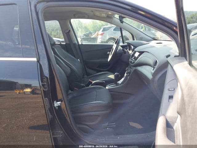 2019 CHEVROLET TRAX LT 5