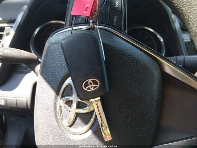 2019 TOYOTA CAMRY LE 11