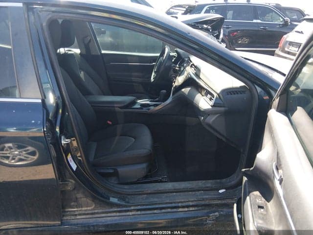 2019 TOYOTA CAMRY LE 5