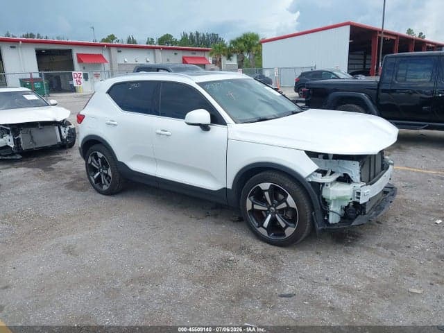 2019 VOLVO XC40 T5 INSCRIPTION
