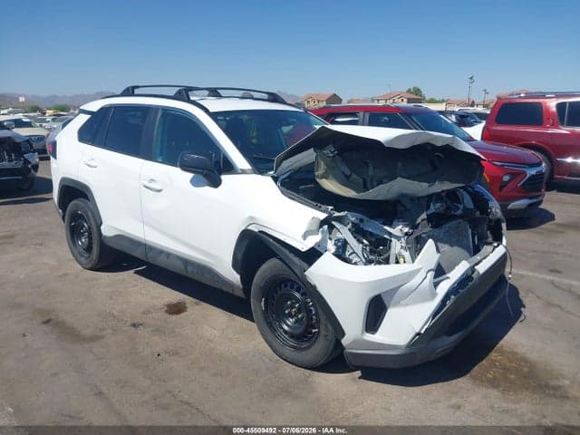 2020 TOYOTA RAV4 LE 1
