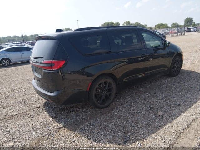 2023 CHRYSLER PACIFICA TOURING L 4