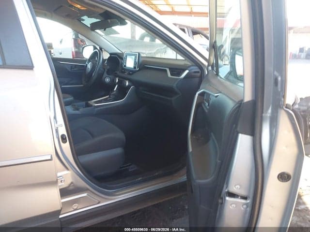 2019 TOYOTA RAV4 LE 5