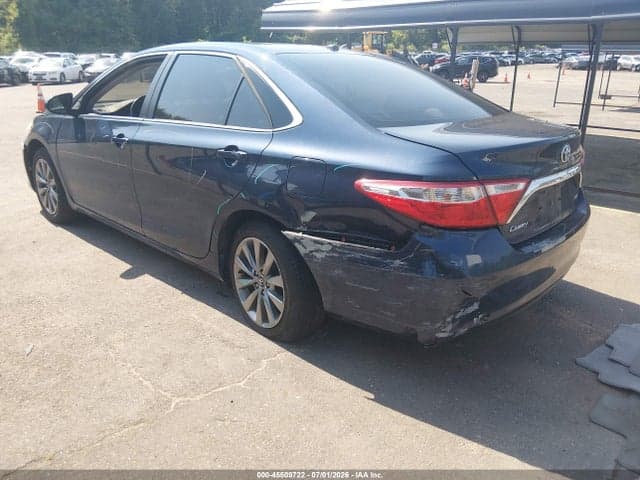 2017 TOYOTA CAMRY XLE 3
