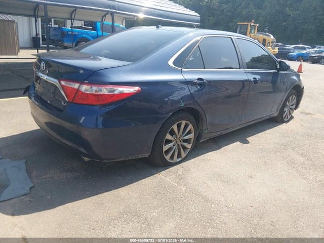 2017 TOYOTA CAMRY XLE 4