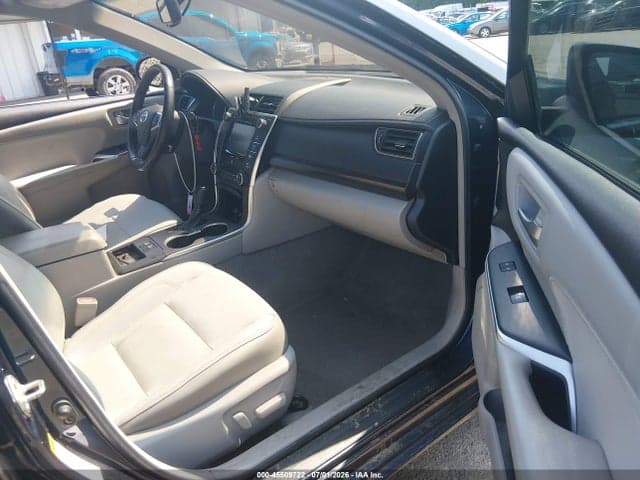 2017 TOYOTA CAMRY XLE 5