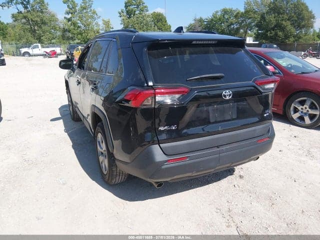 2019 TOYOTA RAV4 LE 3