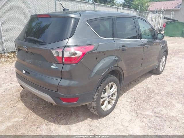 2017 FORD ESCAPE SE 4