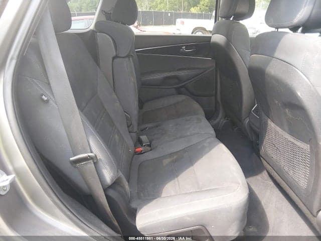 2017 KIA SORENTO 3.3L LX 8
