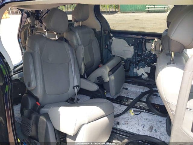 2023 TOYOTA SIENNA LIMITED 8