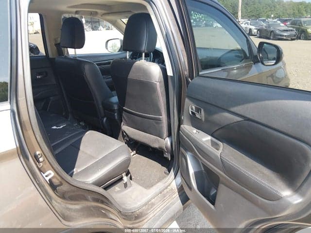 2017 MITSUBISHI OUTLANDER SE/SEL 8