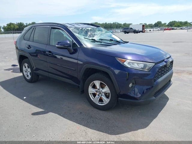 2020 TOYOTA RAV4 XLE 1