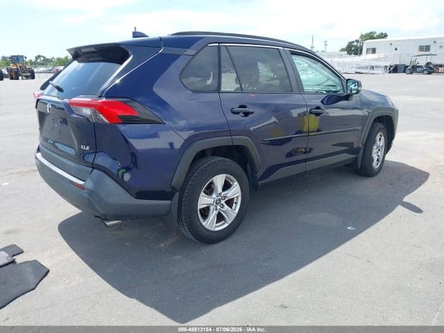 2020 TOYOTA RAV4 XLE 4