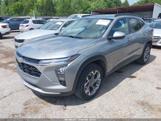 2025 CHEVROLET TRAX FWD LT 2