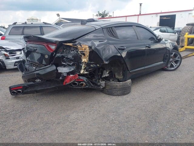 2018 KIA STINGER GT1 4
