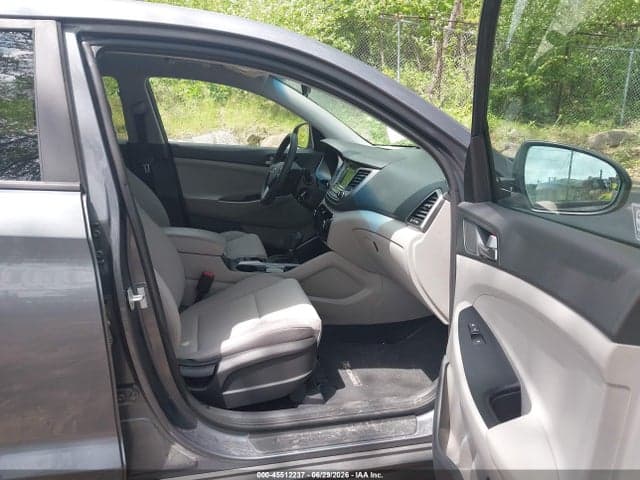 2018 HYUNDAI TUCSON SE 5