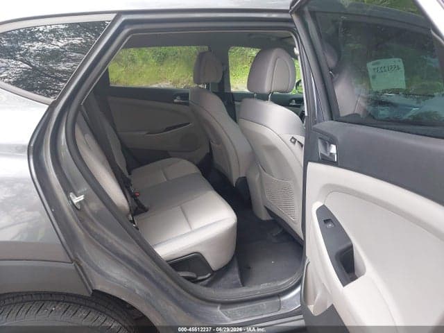 2018 HYUNDAI TUCSON SE 8