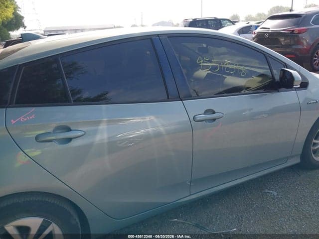 2017 TOYOTA PRIUS THREE 14