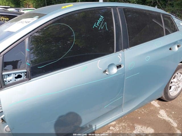 2017 TOYOTA PRIUS THREE 15