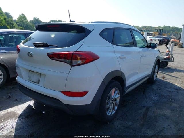 2017 HYUNDAI TUCSON SE 4