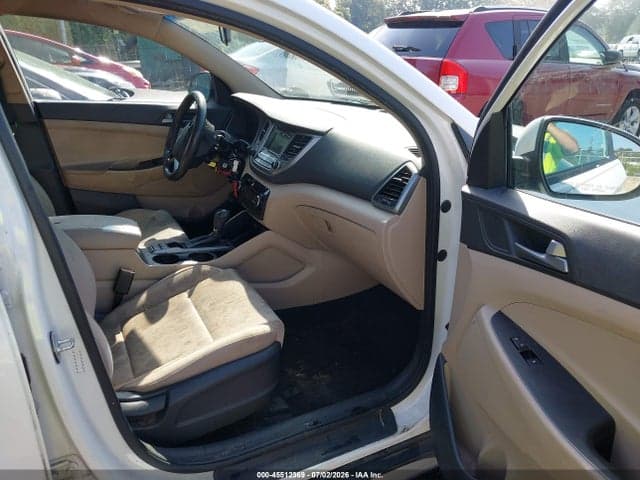 2017 HYUNDAI TUCSON SE 5