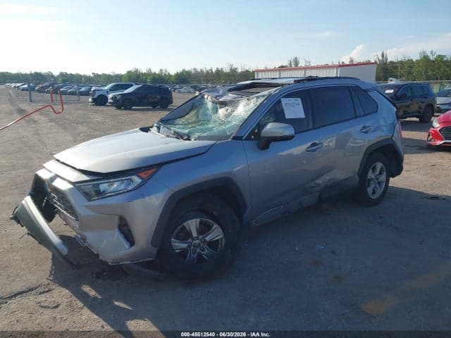 2020 TOYOTA RAV4 XLE 2