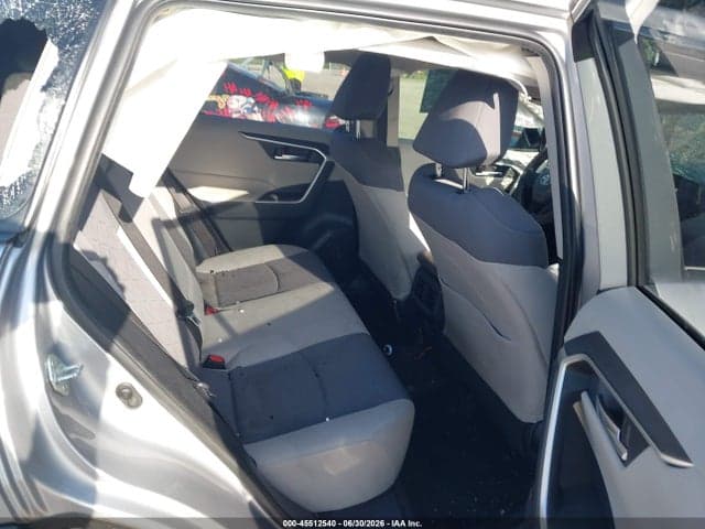 2020 TOYOTA RAV4 XLE 8