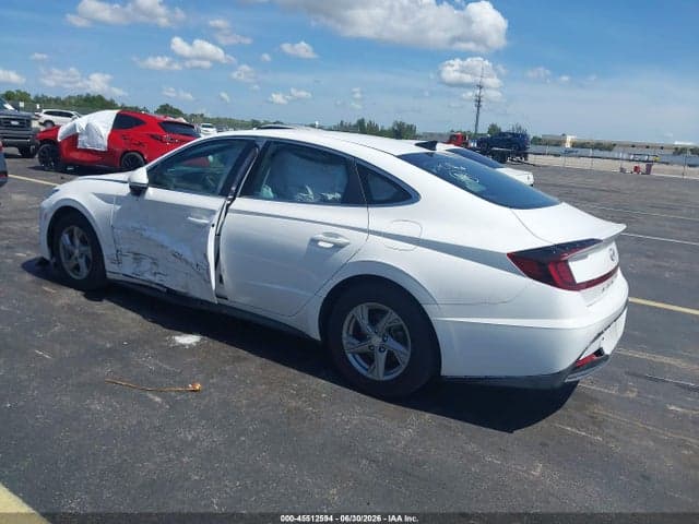 2023 HYUNDAI SONATA SE 3
