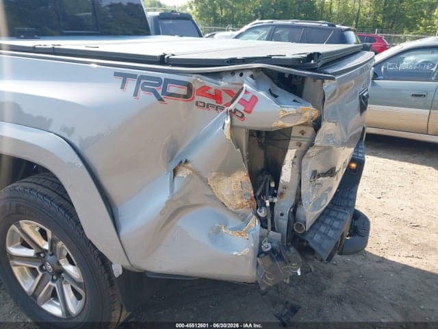 2018 TOYOTA TACOMA LIMITED 6
