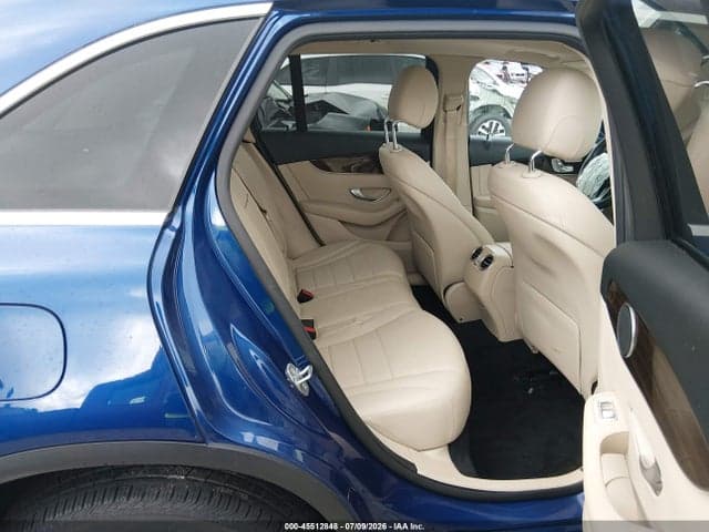 2020 MERCEDES-BENZ GLC 300 4MATIC 8