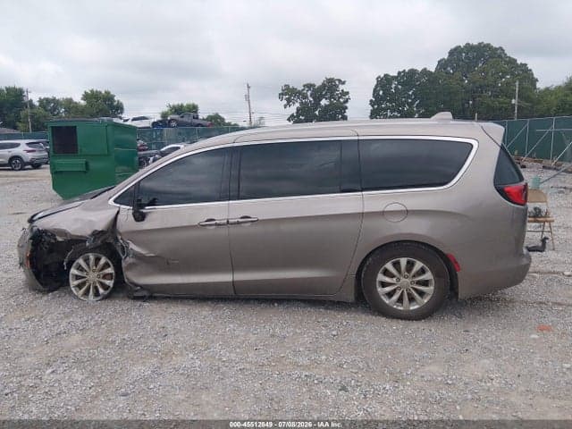 2017 CHRYSLER PACIFICA TOURING 14