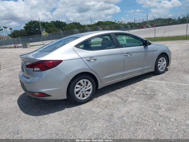 2020 HYUNDAI ELANTRA SE 4