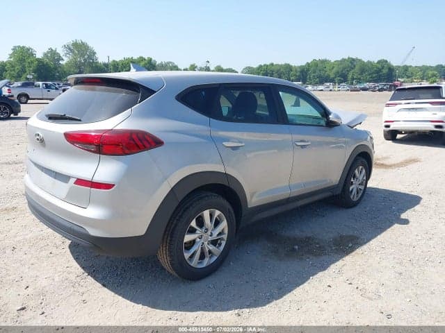 2021 HYUNDAI TUCSON SE 4