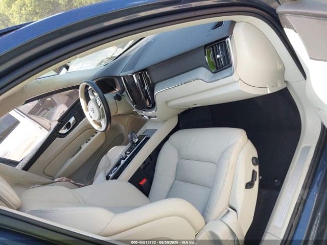2024 VOLVO XC60 B5 PLUS DARK THEME 5